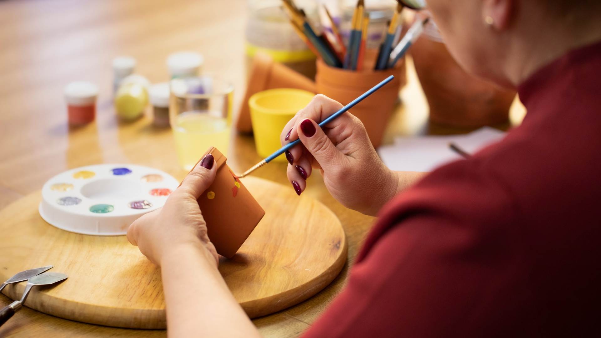 Pot painting with free plant