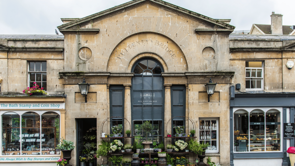 A view of the central building on Pulteney Bridge